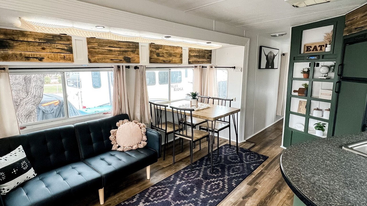 Photo of Livingroom in Leeds