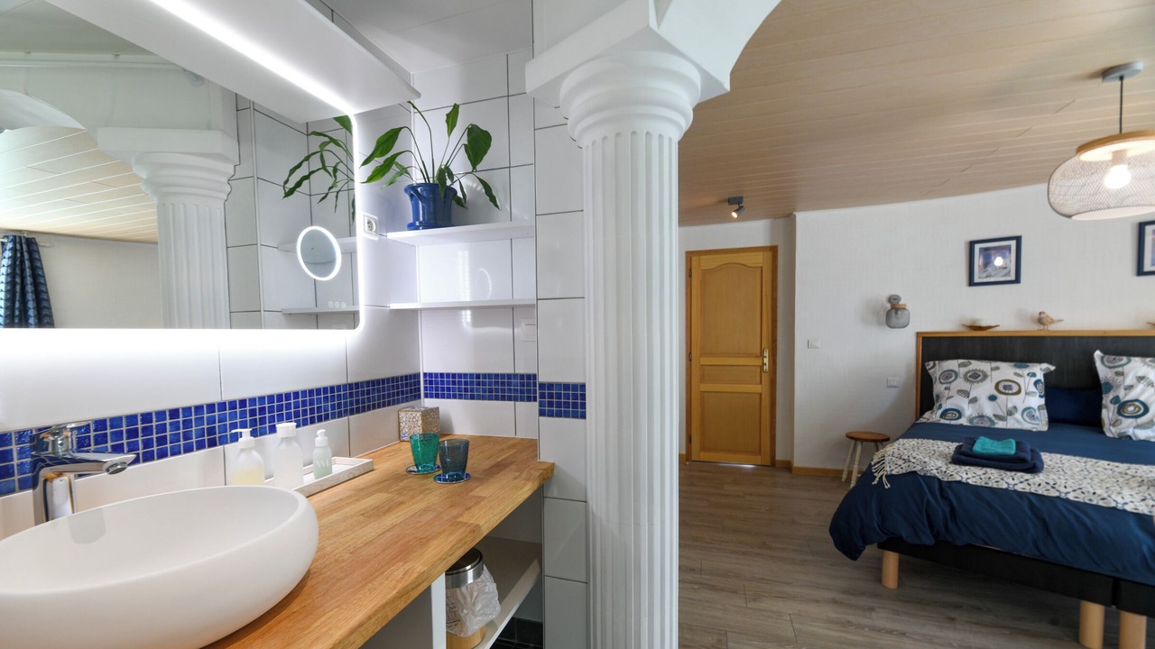 Photo of Bathroom in Montreuil