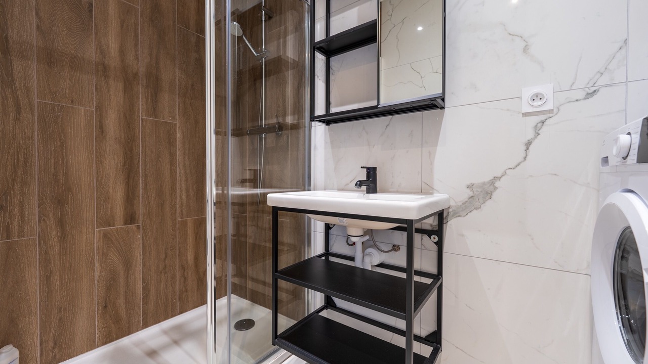 Photo of Bathroom in Liberation