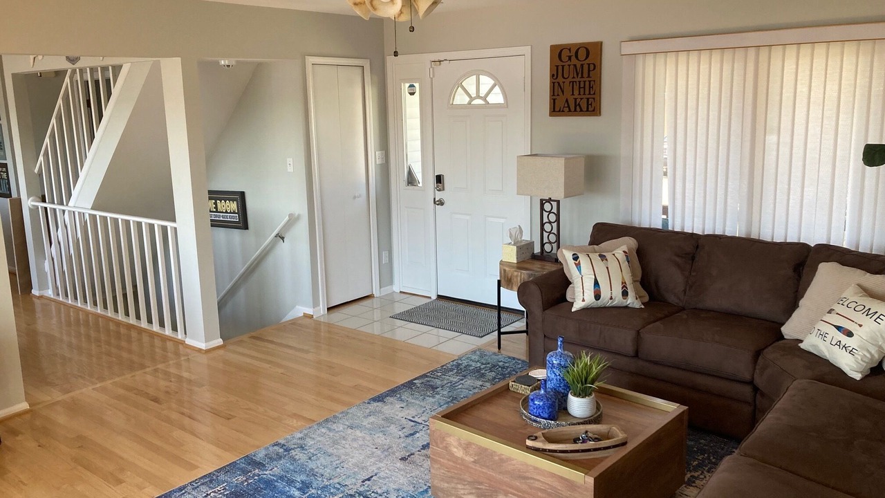 Photo of Livingroom in White Lake