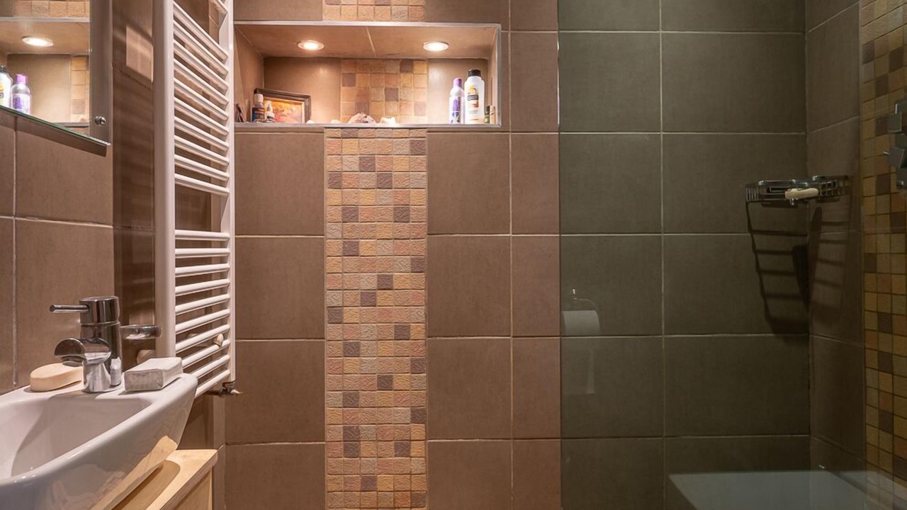 Photo of Bathroom in Newington