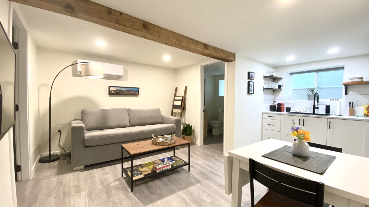 Photo of Livingroom in Kensington-Cedar Cottage