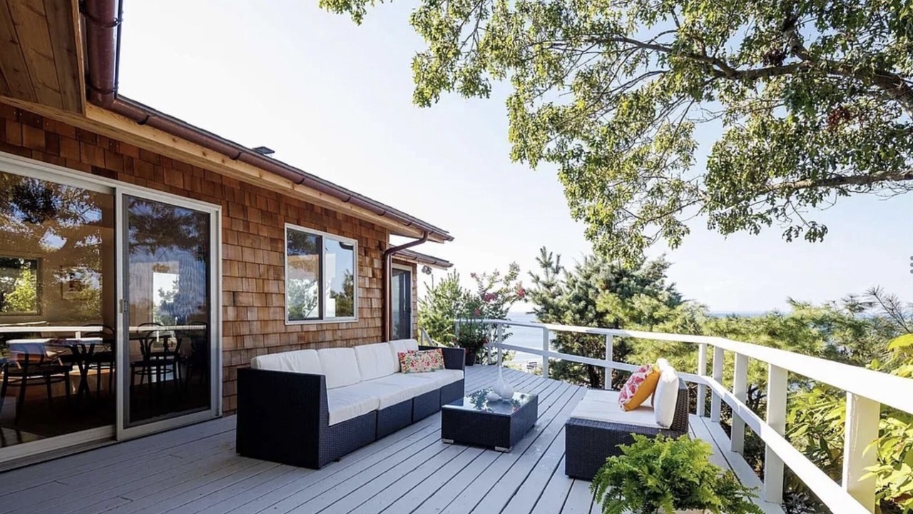 Photo of Patio Balcony in Baiting Hollow