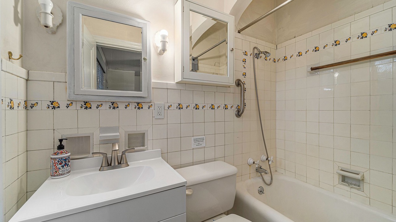 Photo of Bathroom in Grosse Pointe