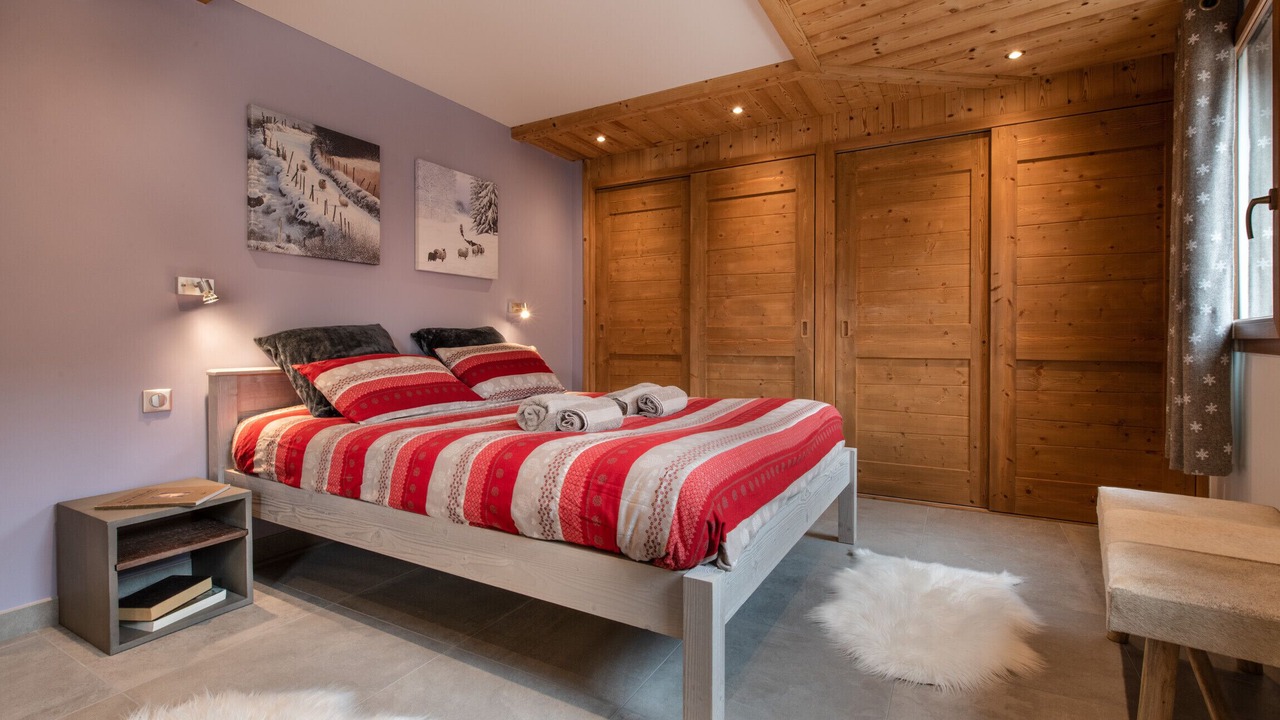 Photo of Bedroom in Longefoy