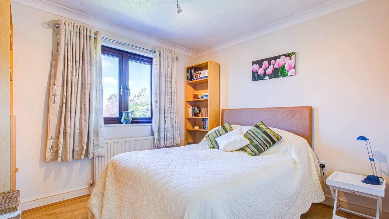 Photo of Bedroom in Barling