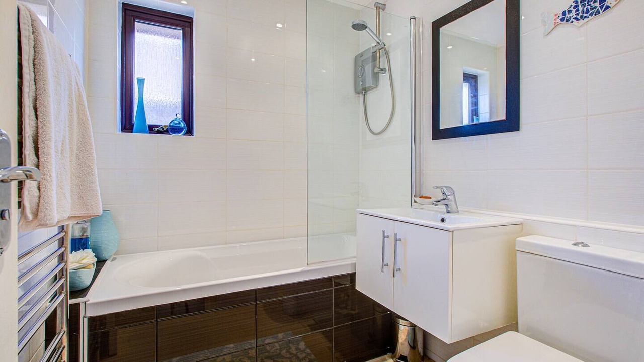 Photo of Bathroom in Barling