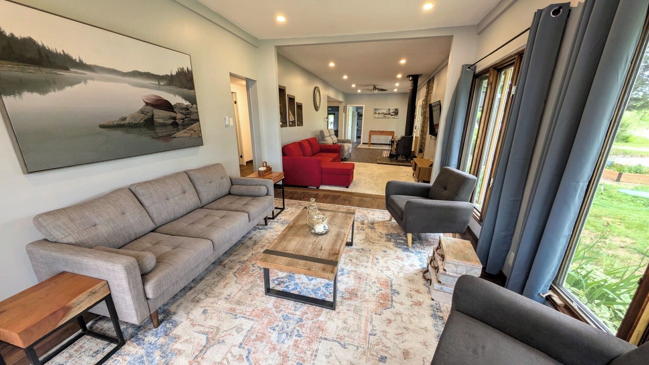Photo of Livingroom in Saint-Andre-Avellin