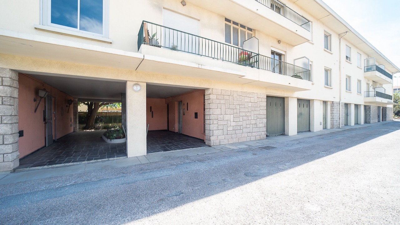 Photo of Outdoor in Moulin a Vent