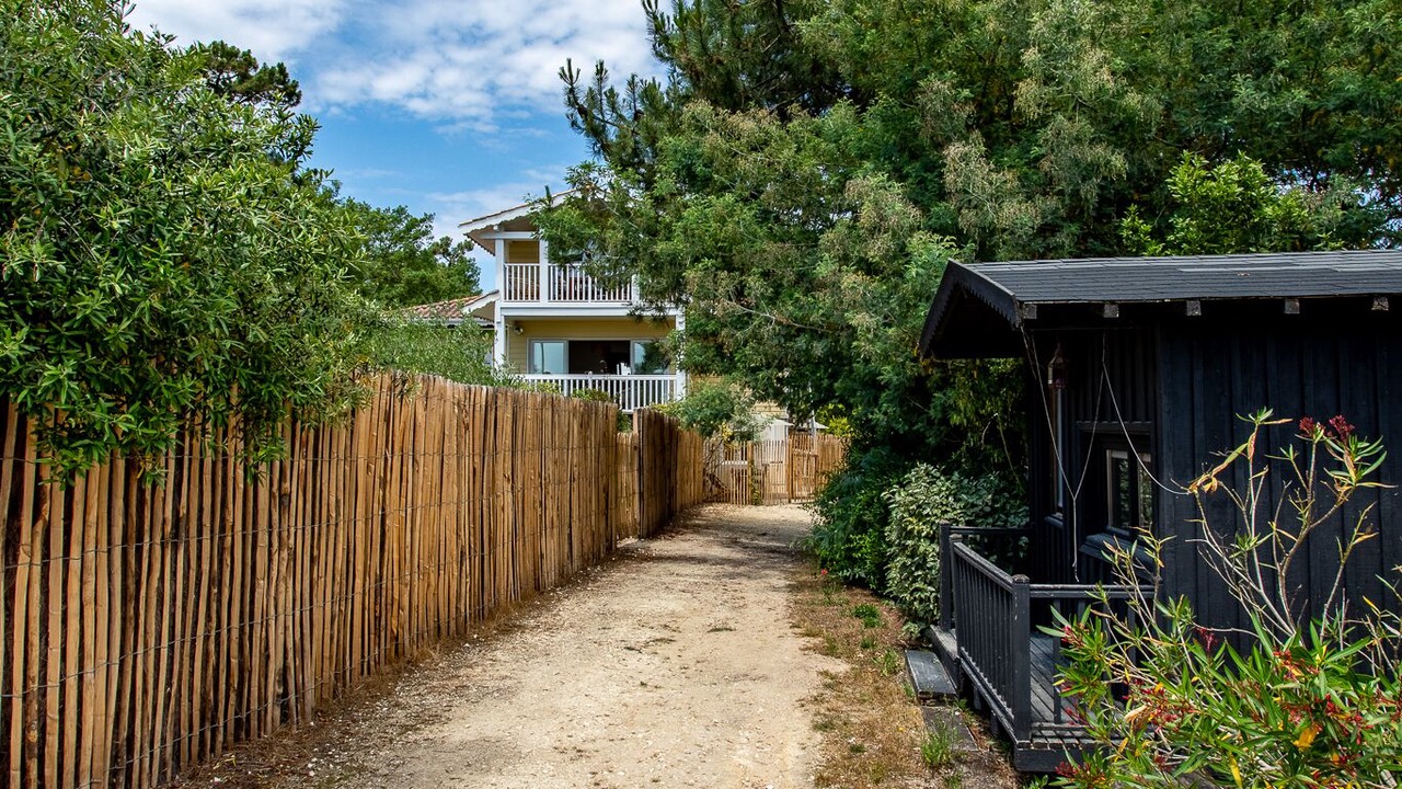 Photo of Outdoor in Le Canon