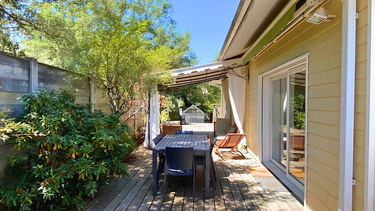 Photo of Outdoor in Le Canon