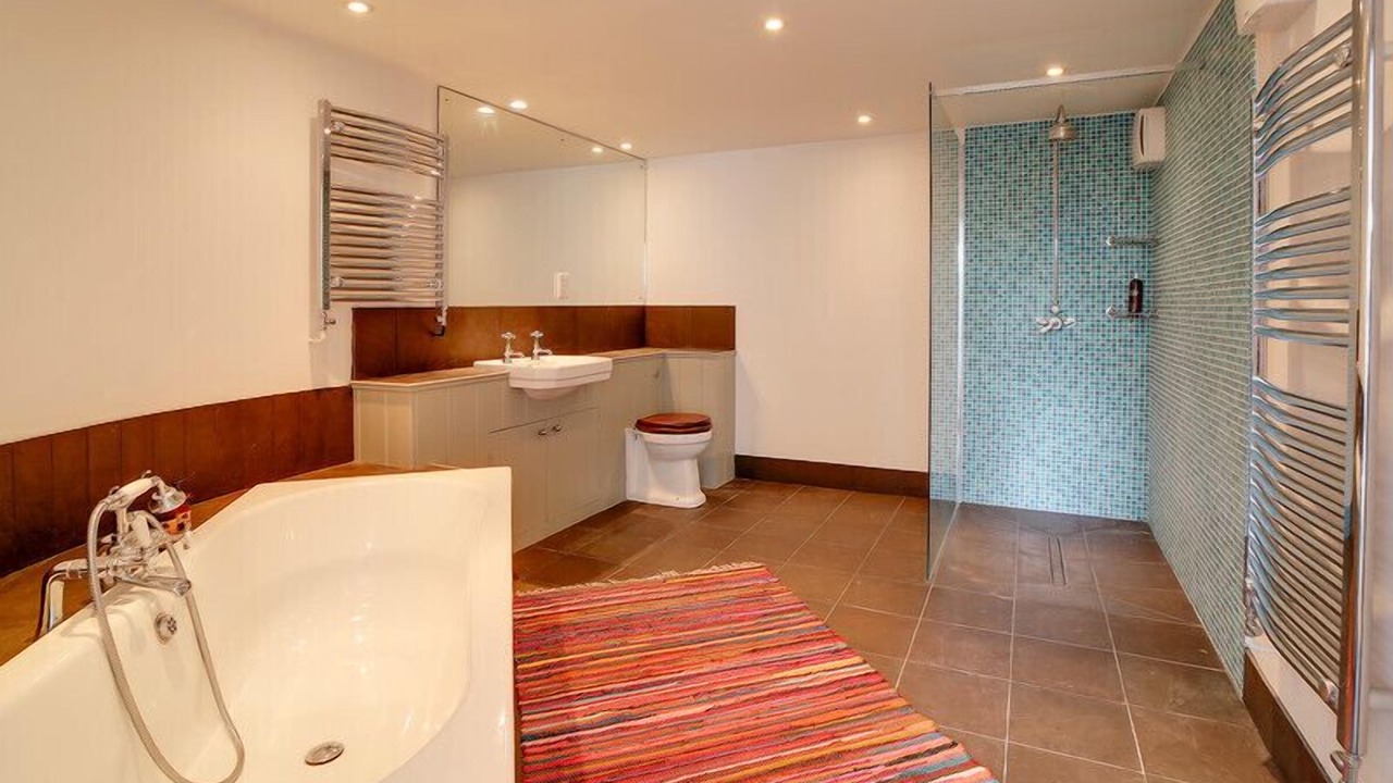 Photo of Bathroom in Rock