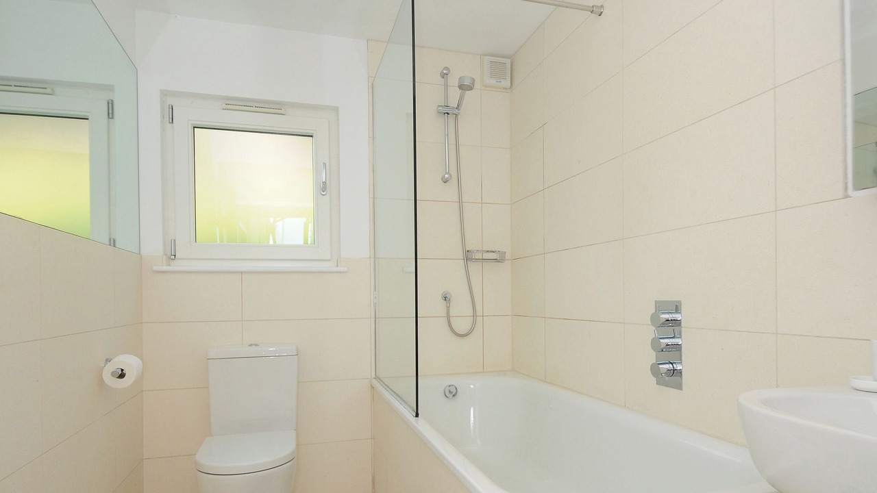 Photo of Bathroom in Polzeath