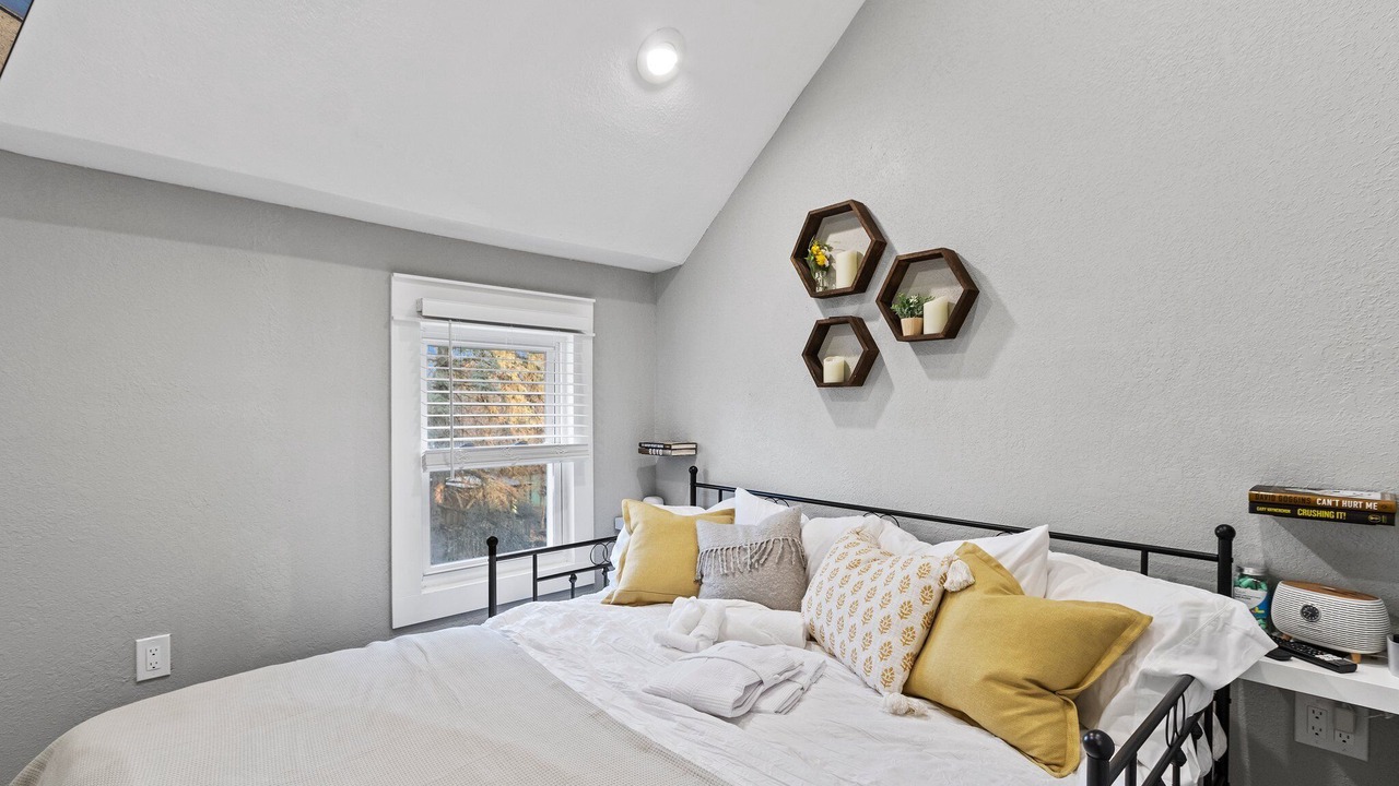 Photo of Bedroom in Village of Germantown