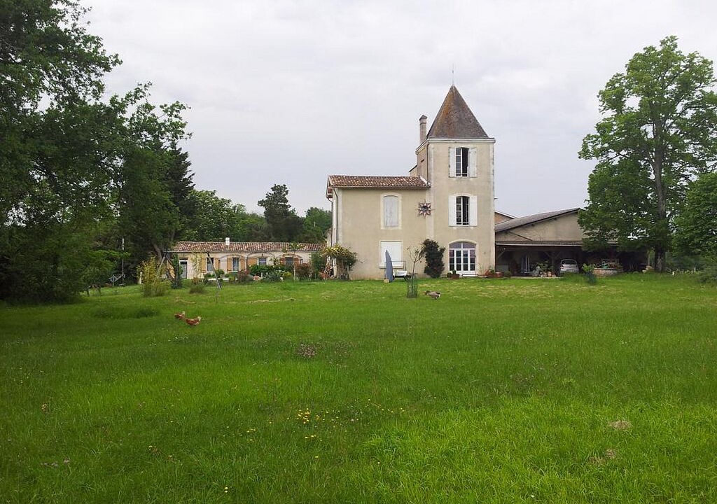 Photo of Outdoor in Saint-Genes-de-Lombaud