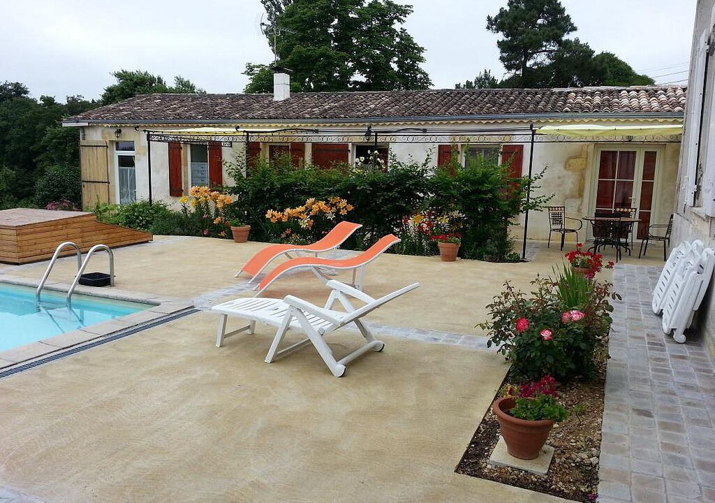 Photo of Outdoor in Saint-Genes-de-Lombaud