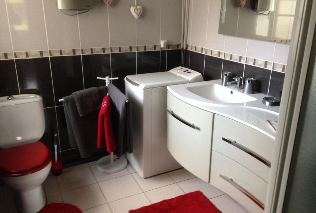 Photo of Bathroom in Pujols-sur-Ciron