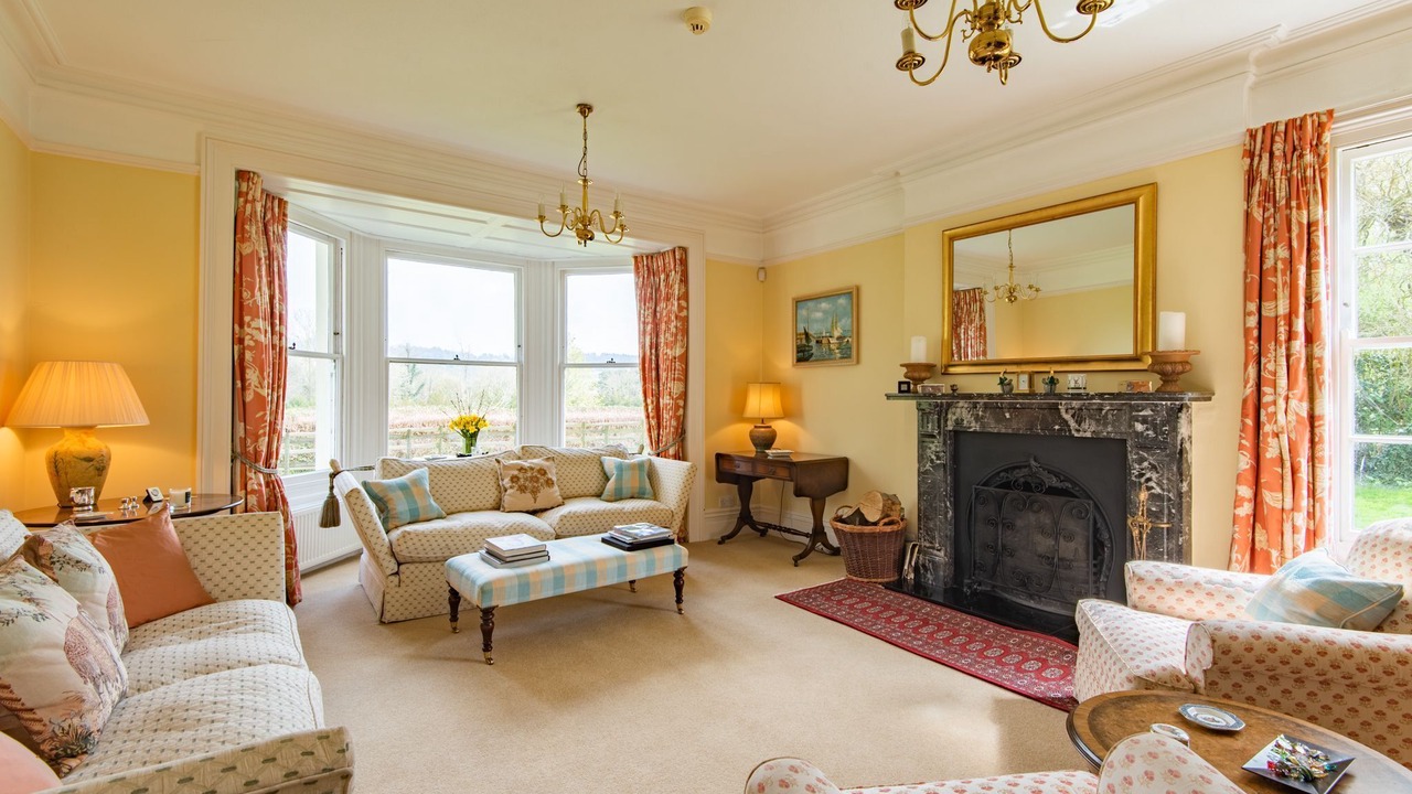 Photo of Livingroom in Charing