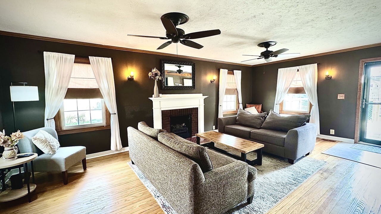 Photo of Livingroom in Bloomington