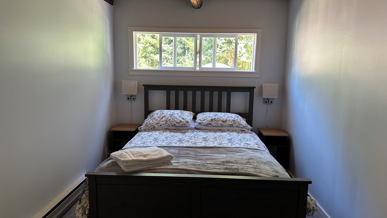 Photo of Bedroom in Okanagan-Similkameen