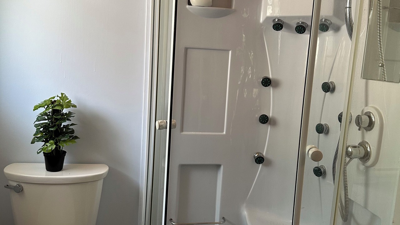 Photo of Bathroom in Okanagan-Similkameen