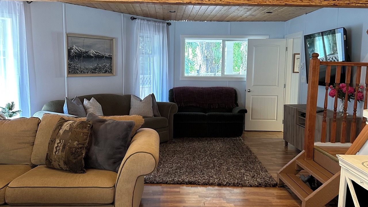Photo of Livingroom in Okanagan-Similkameen