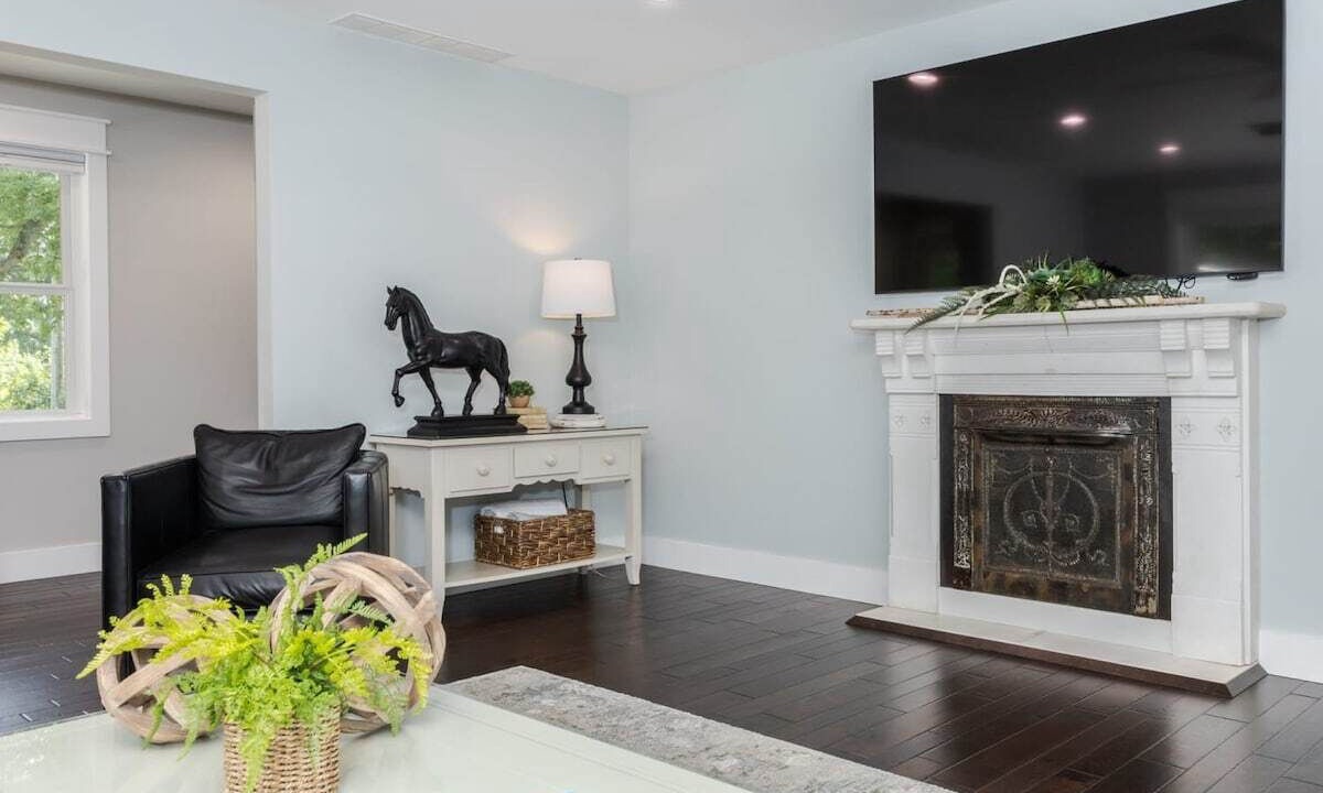Photo of Livingroom in Lawndale