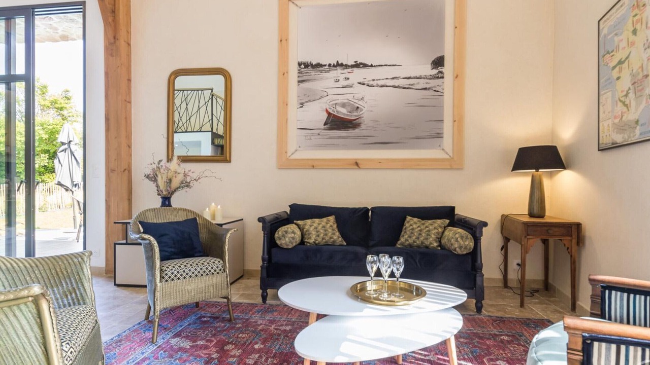 Photo of Livingroom in Reville