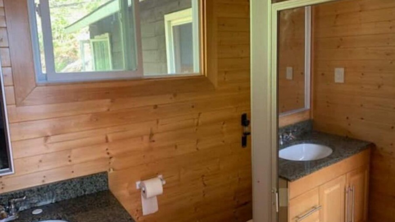 Photo of Bathroom in Honey Harbour