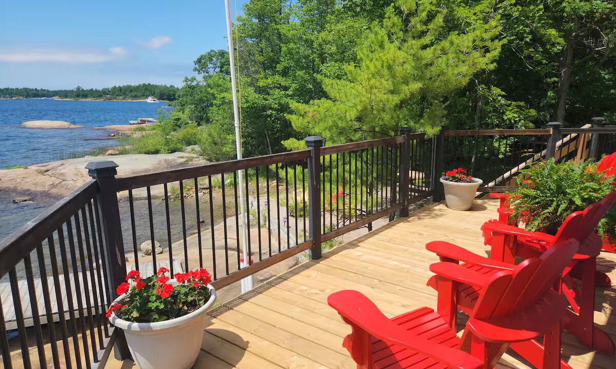 Photo of Patio Balcony in Honey Harbour