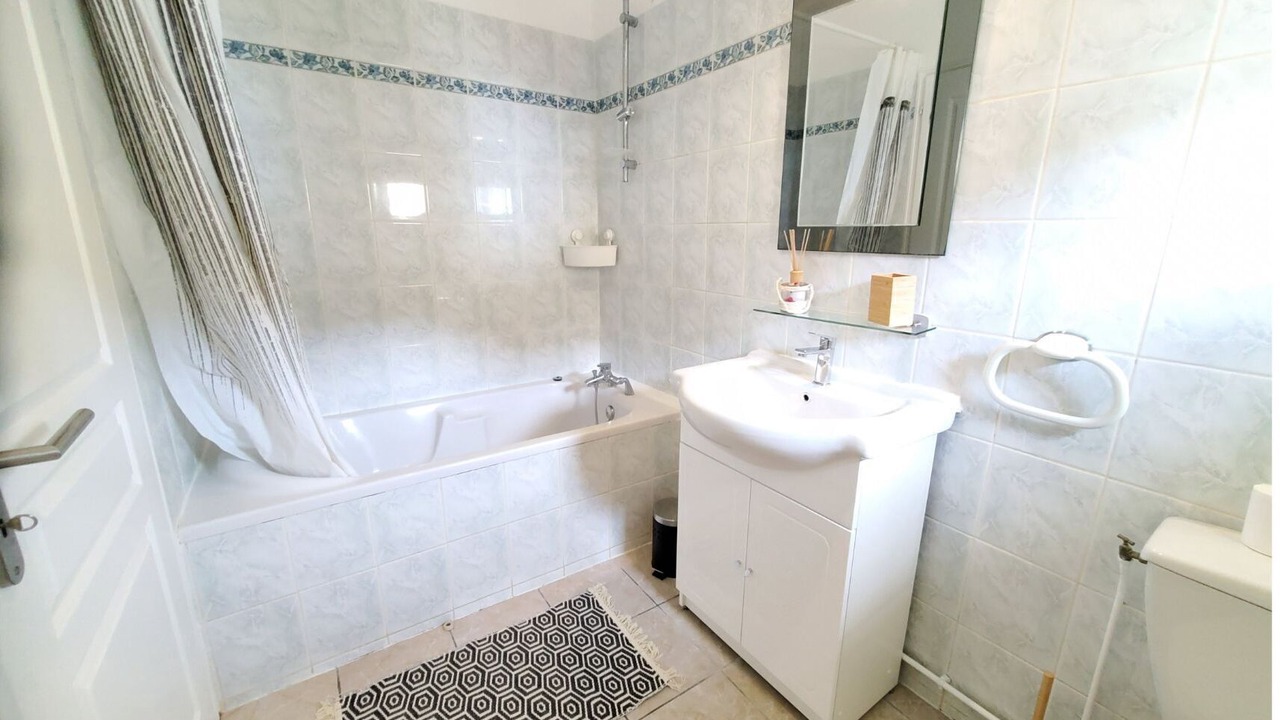 Photo of Bathroom in Margaux-Cantenac