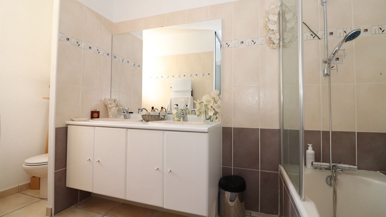 Photo of Bathroom in Toulouges