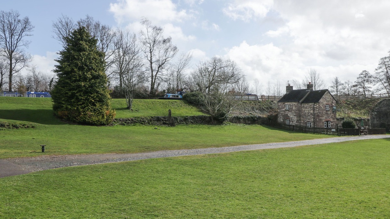 Photo of Outdoor in Llanvair Kilgeddin