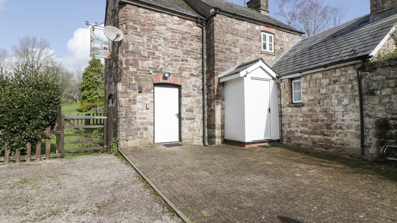 Photo of Outdoor in Llanvair Kilgeddin