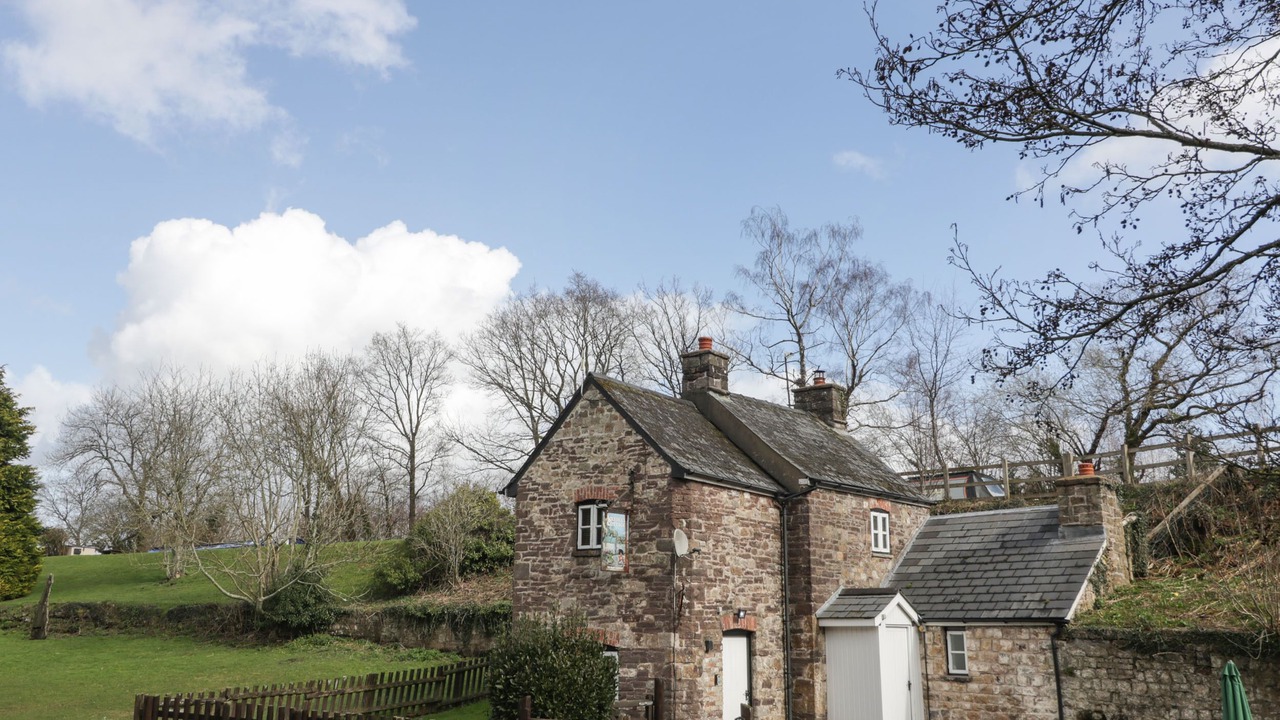 Photo of Outdoor in Llanvair Kilgeddin