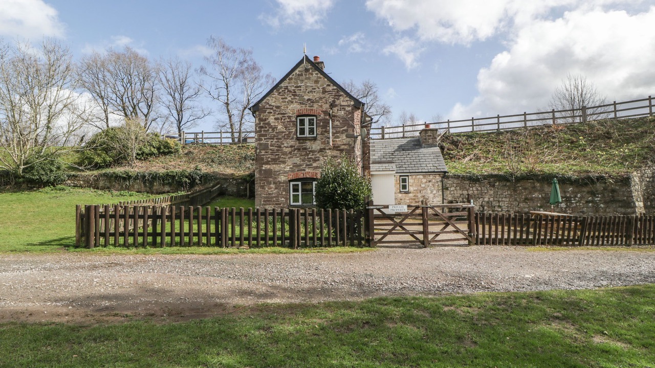 Photo of Outdoor in Llanvair Kilgeddin