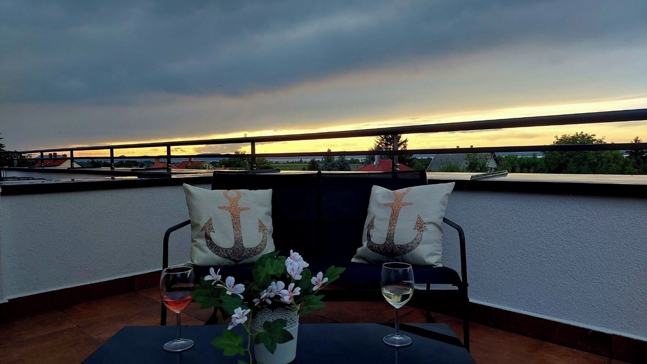 Photo of Patio Balcony in Balatonszarszo