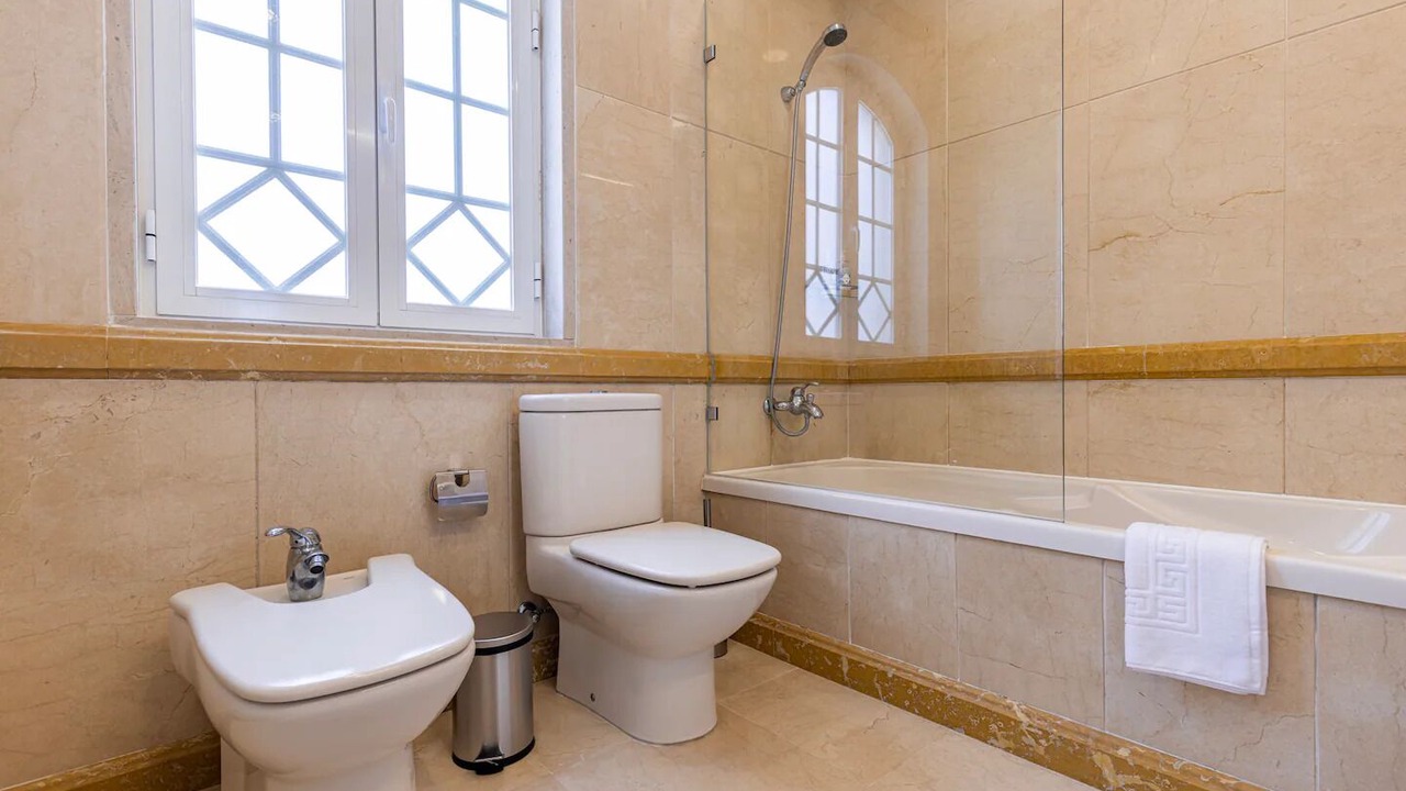 Photo of Bathroom in Colares