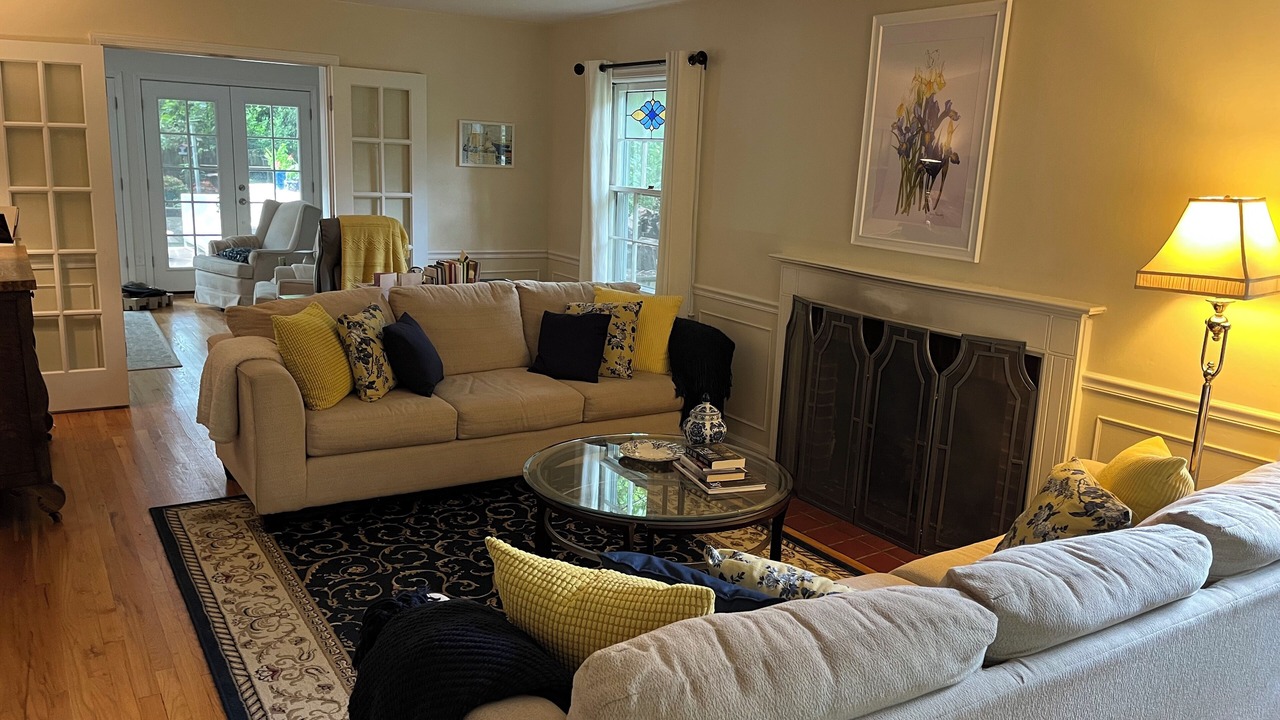 Photo of Livingroom in Ypsilanti