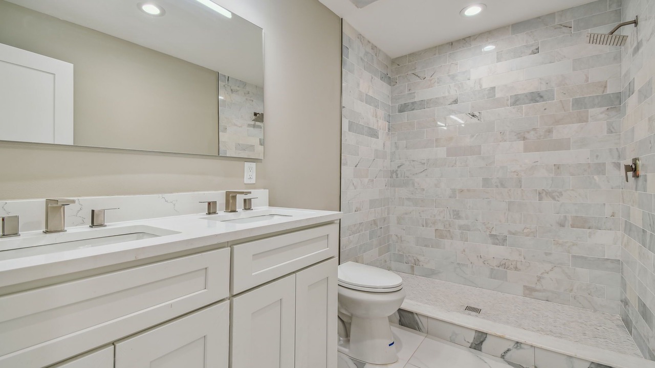Photo of Bathroom in Arlington Park