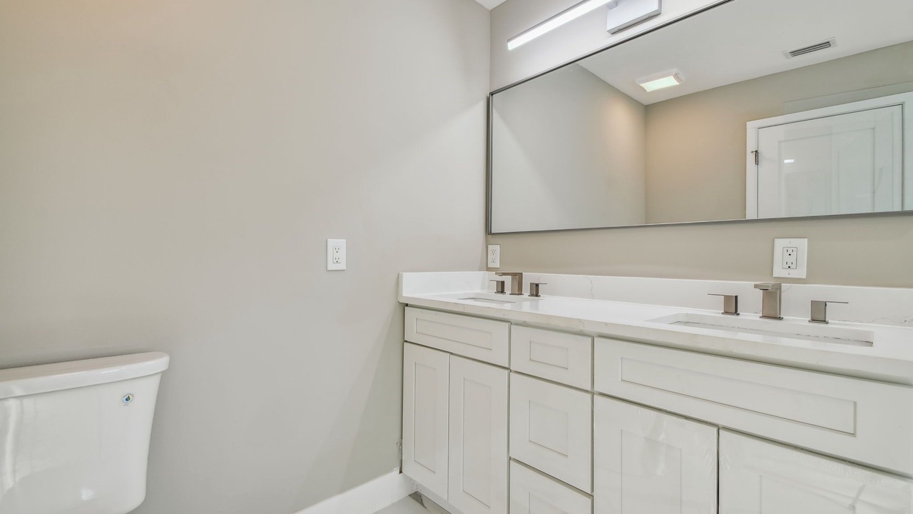 Photo of Bathroom in Arlington Park