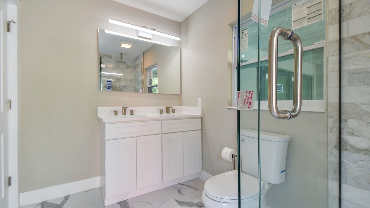 Photo of Bathroom in Arlington Park
