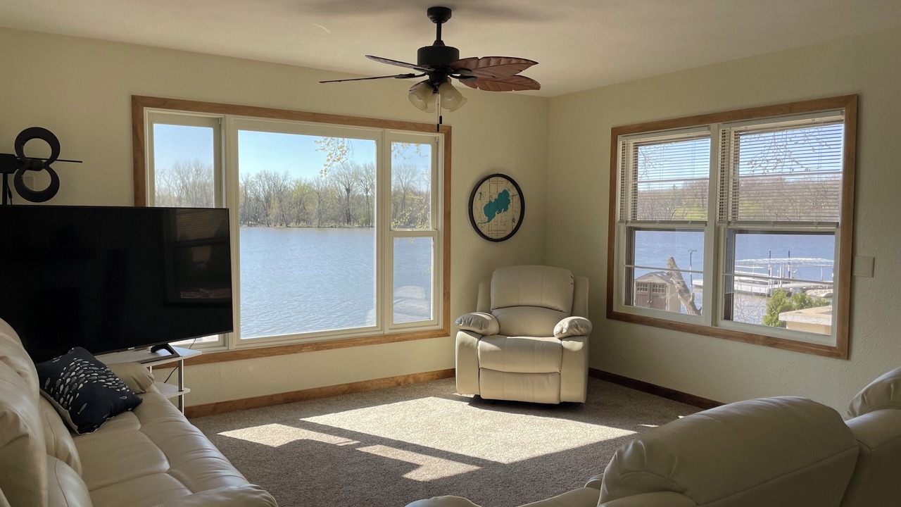 Photo of Livingroom in Edgerton