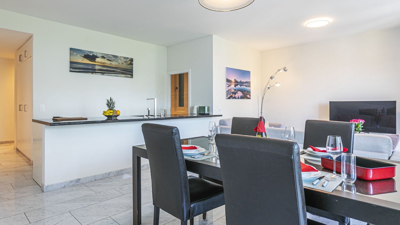 Photo of Bedroom in Montreux City Centre