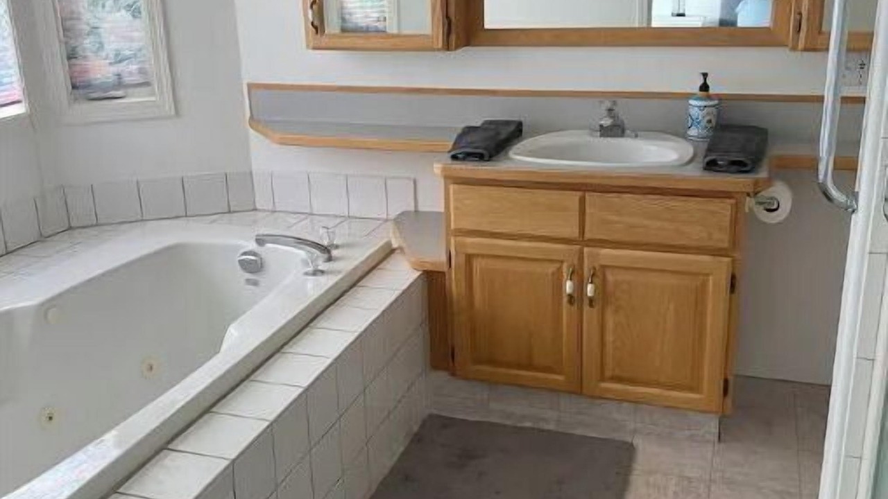 Photo of Bathroom in Okanagan-Similkameen