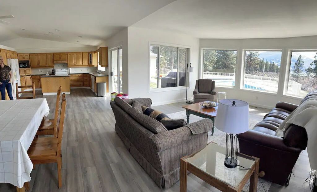 Photo of Livingroom in Okanagan-Similkameen