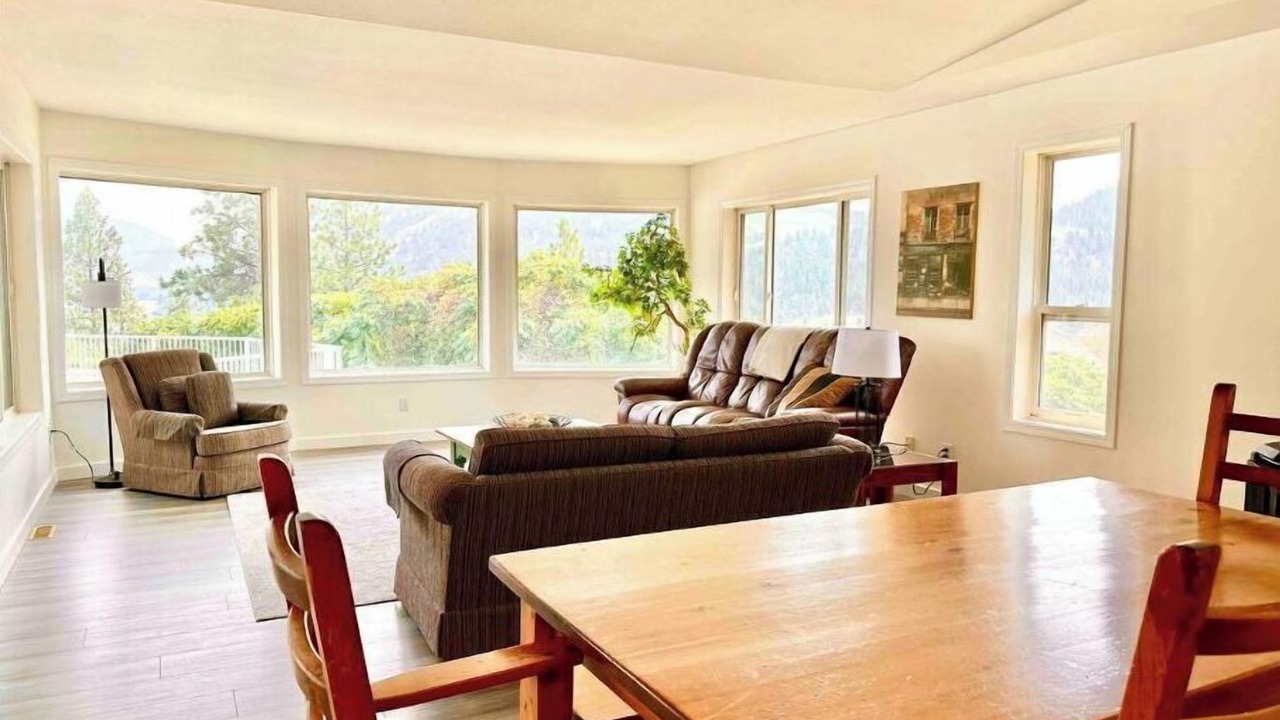 Photo of Livingroom in Okanagan-Similkameen