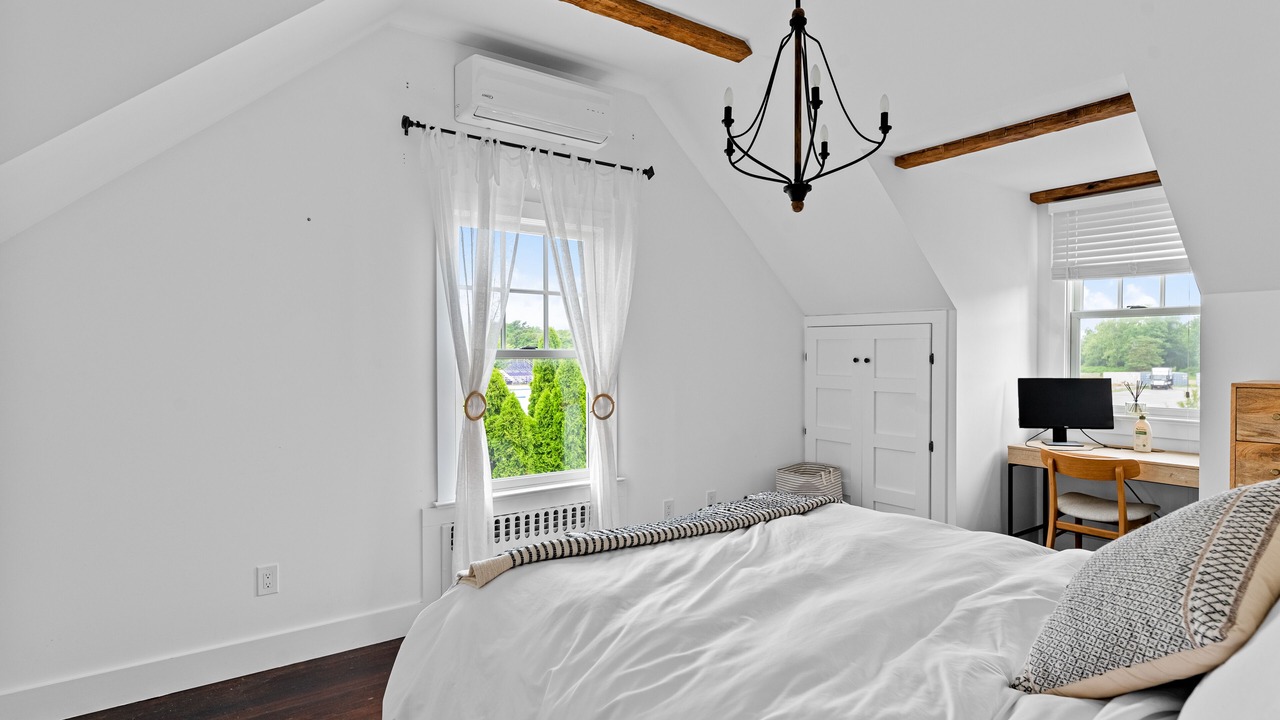 Photo of Bedroom in Greenport West