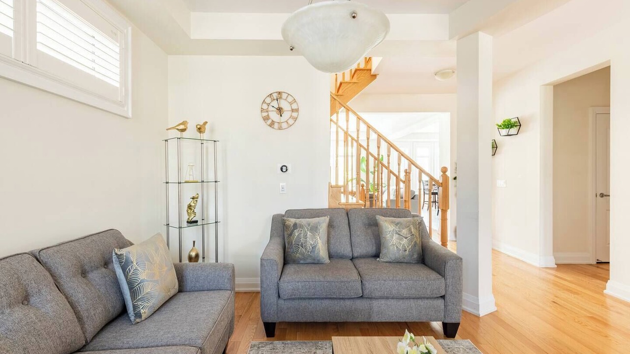 Photo of Livingroom in Durham Region