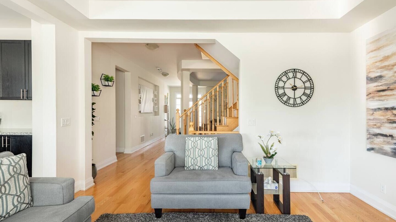 Photo of Livingroom in Durham Region